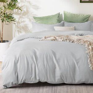 Queen Duvet with 2 Pillow cases - 90 by 90 - Silver Grey